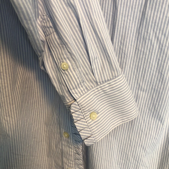 Banana Republic button down blouse. Classic wardrobe staple - Picture 7 of 7